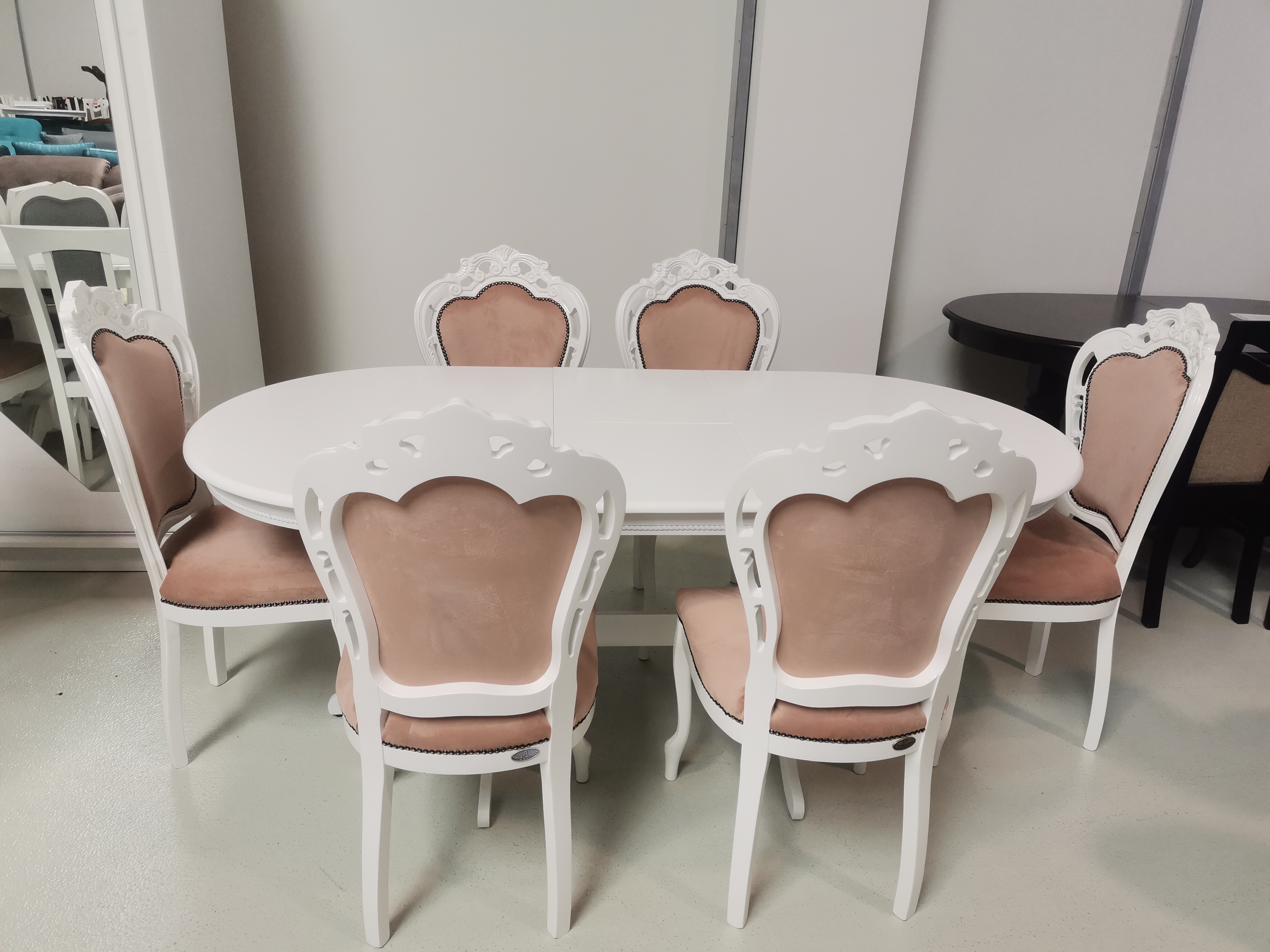 Set lux masa extensibila 150/190/90/77 h + 6 scaune tapitate roz liderfurniture.ro