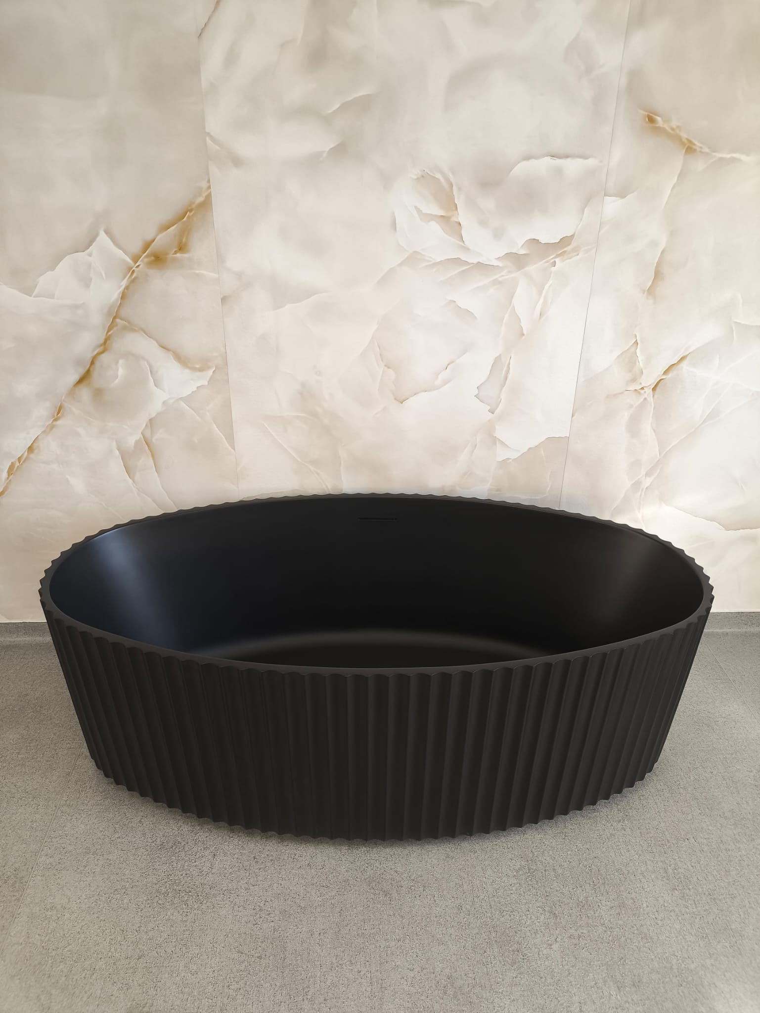 Cadă Freestanding Neagră „Ribbed Elegance” 1700mm lungime×850mm latime×580mm inaltime - imagine 3