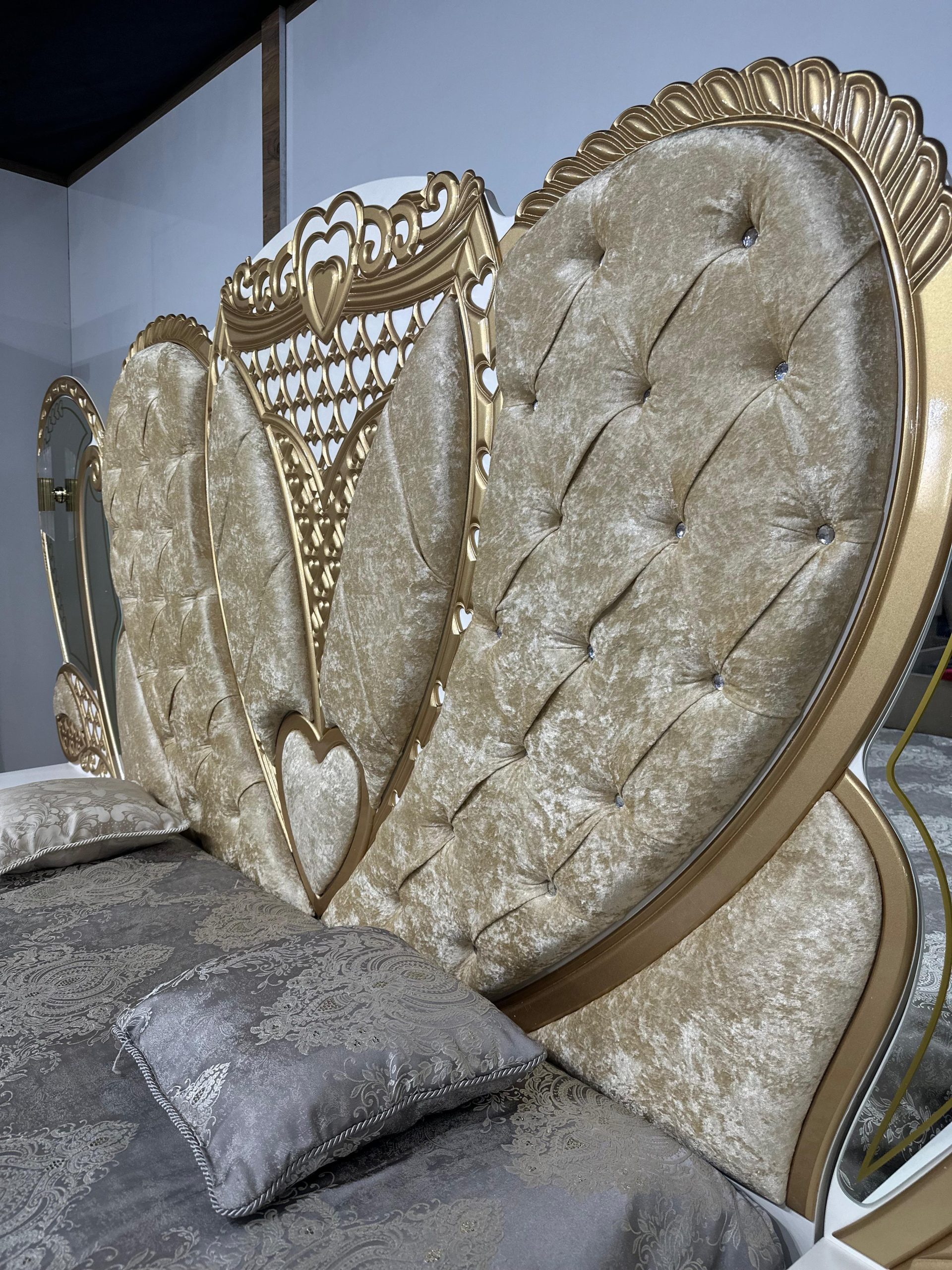 Dormitor complet Royal crem saltea inclusa 180x200cm - imagine 11