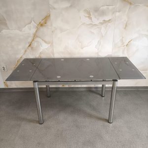 Masa Iza moderna cu blat din sticla si picioare metalice