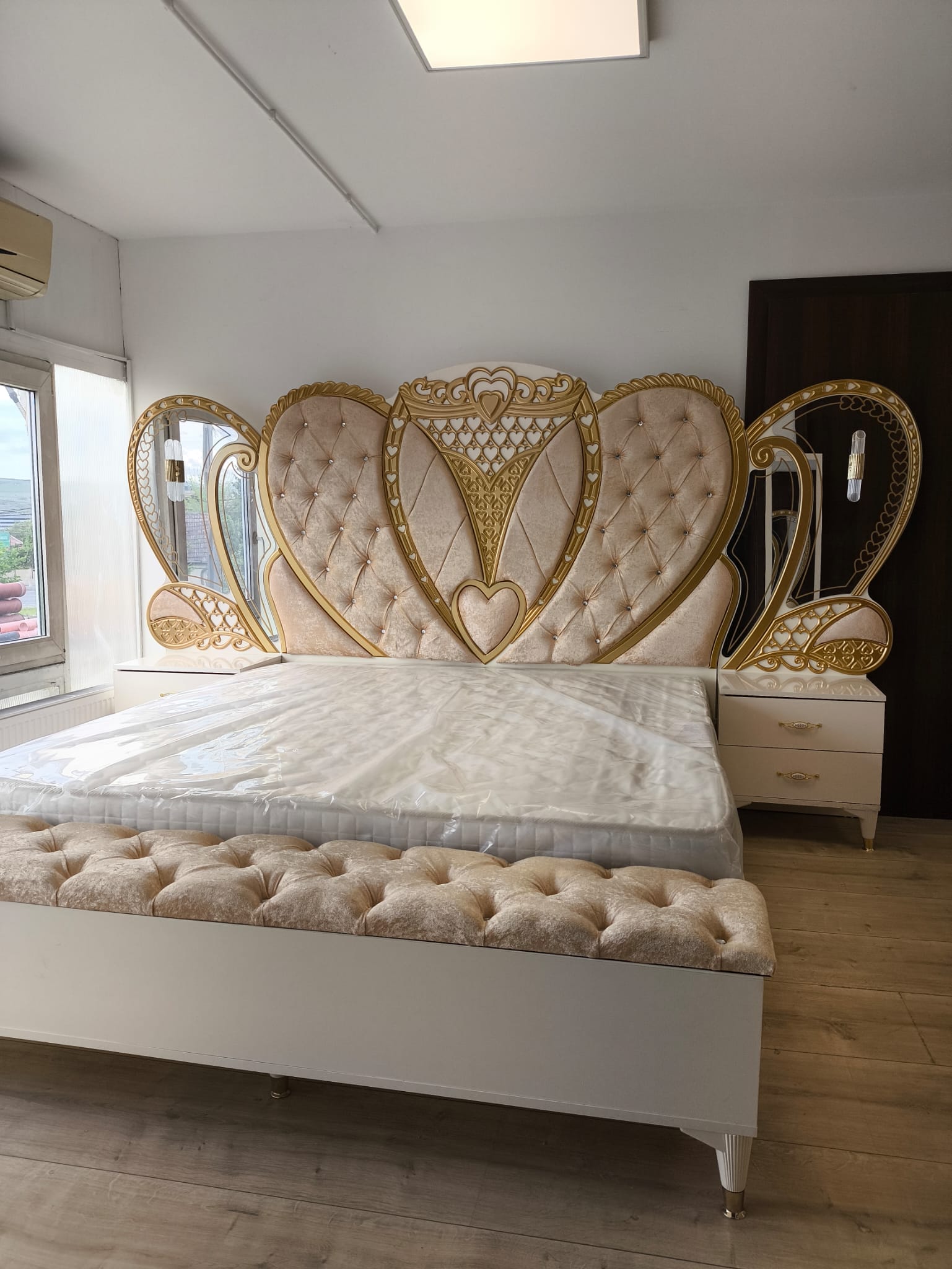 Dormitor complet crem cu saltea inclusa pat 180x200 - imagine 7