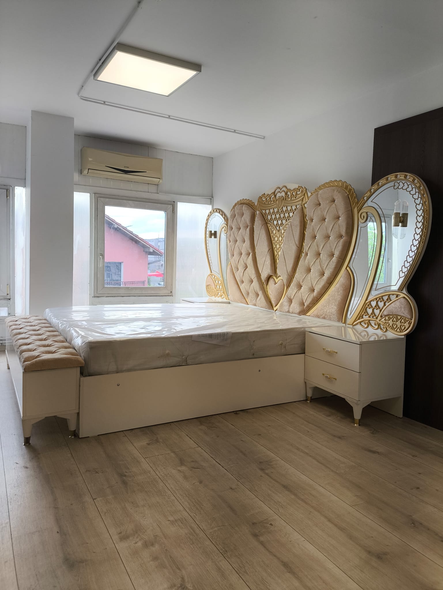 Dormitor complet crem cu saltea inclusa pat 180x200 - imagine 8