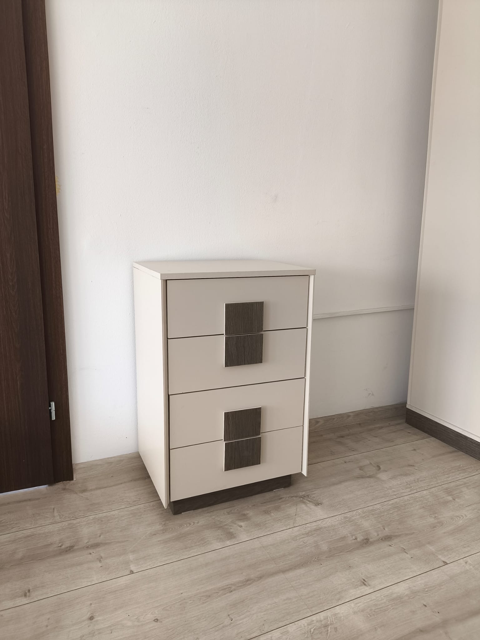Dormitor complet LOTUS CU PAT DE 180X200 RABATABIL CU DEPOZITARE SALTEA INCLUSA - imagine 6