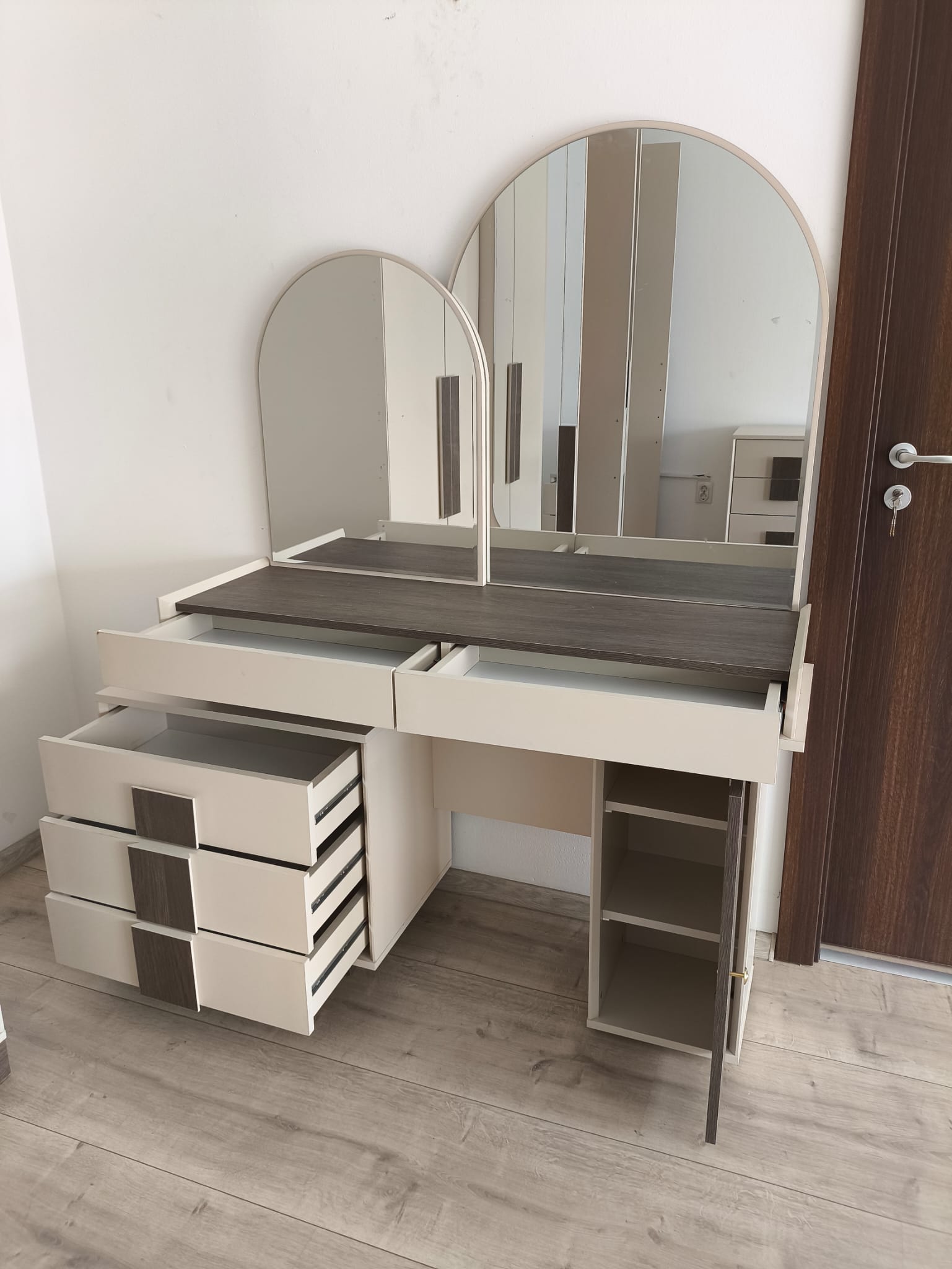 Dormitor complet LOTUS CU PAT DE 180X200 RABATABIL CU DEPOZITARE SALTEA INCLUSA - imagine 15