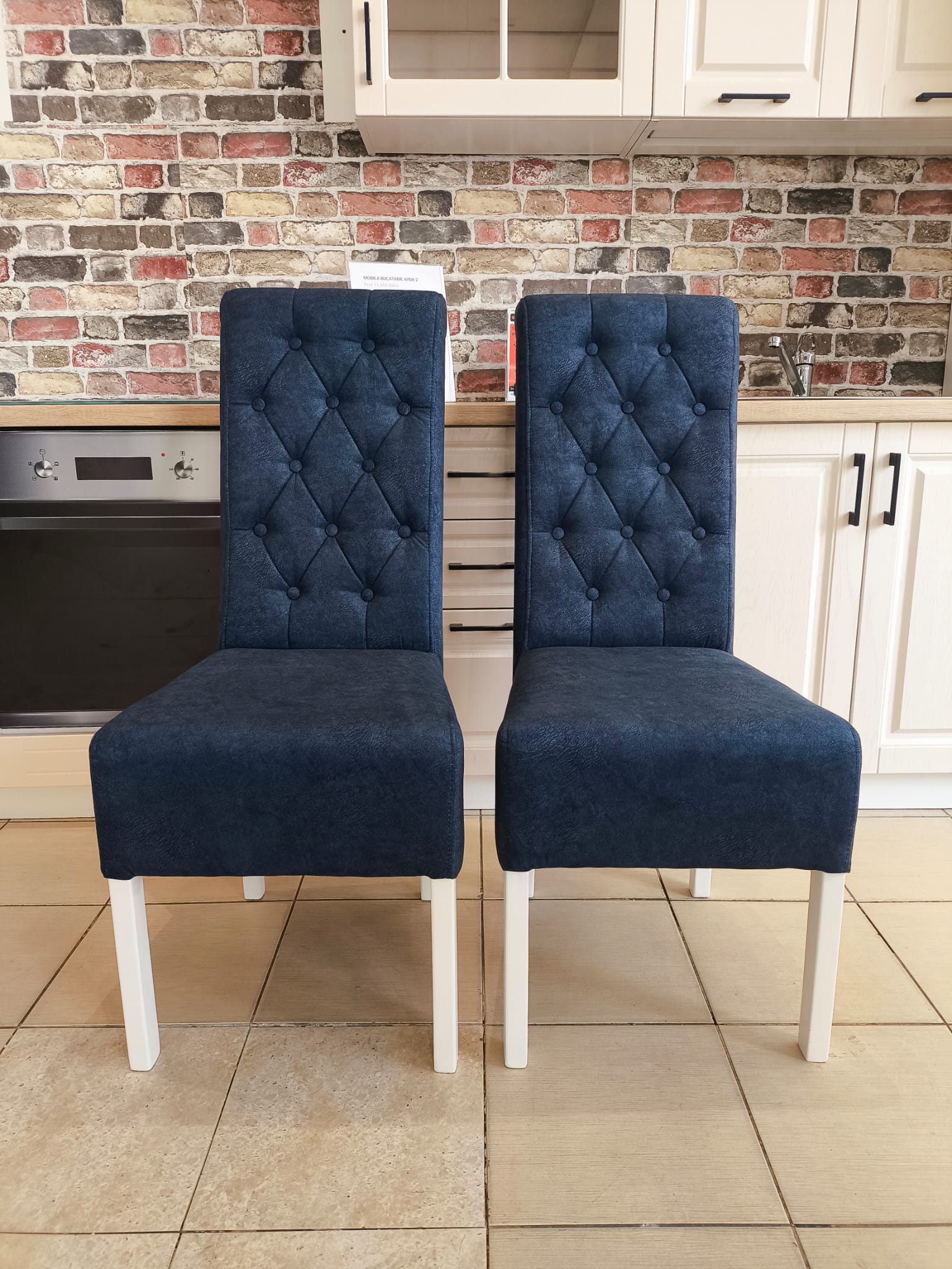 Set 2 scaune nr 80 disponibil un singur set !!!