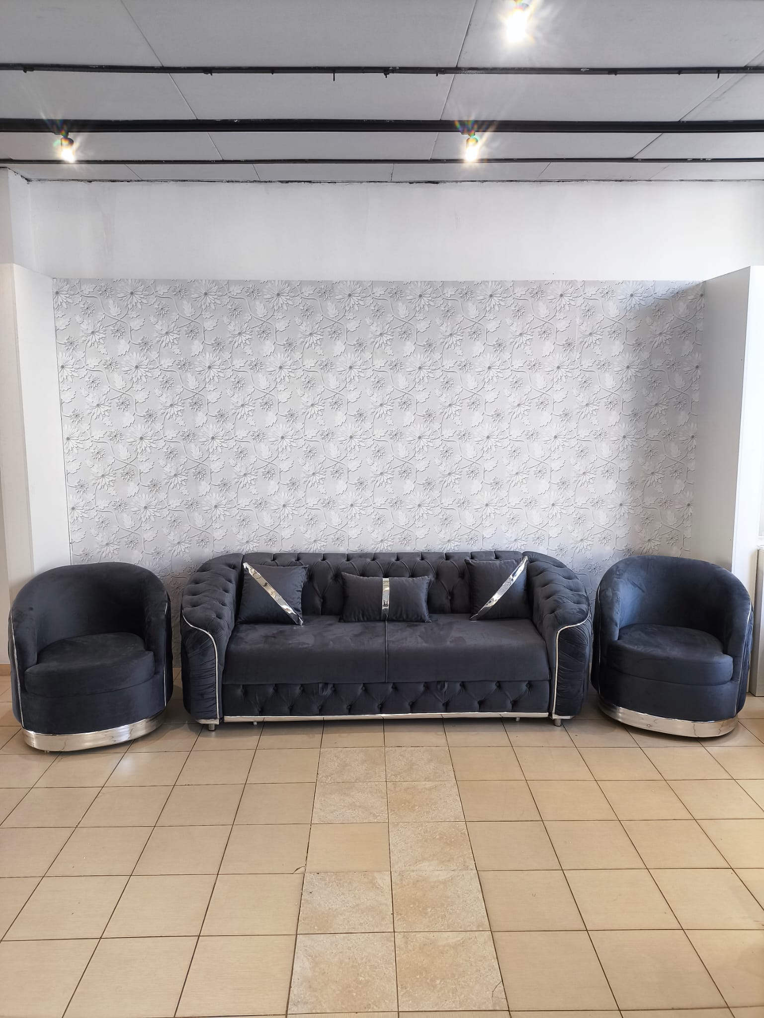 SET ALITA GRI CU ARGINTIU CANAPEA EXTENSIBILA+2 FOTOLII