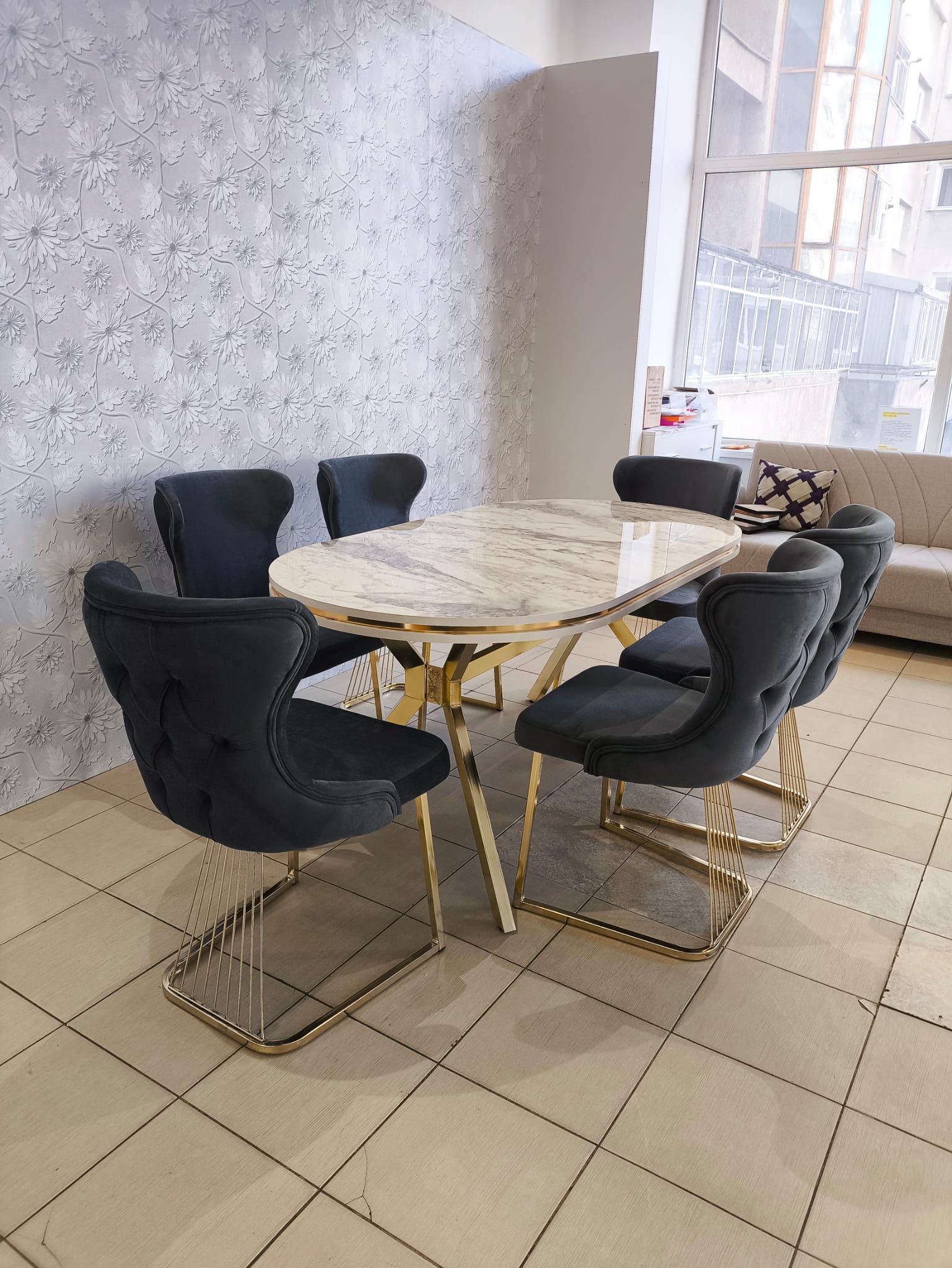 Set stella nr 2/ gri cu auriu / masa si 6 scaune