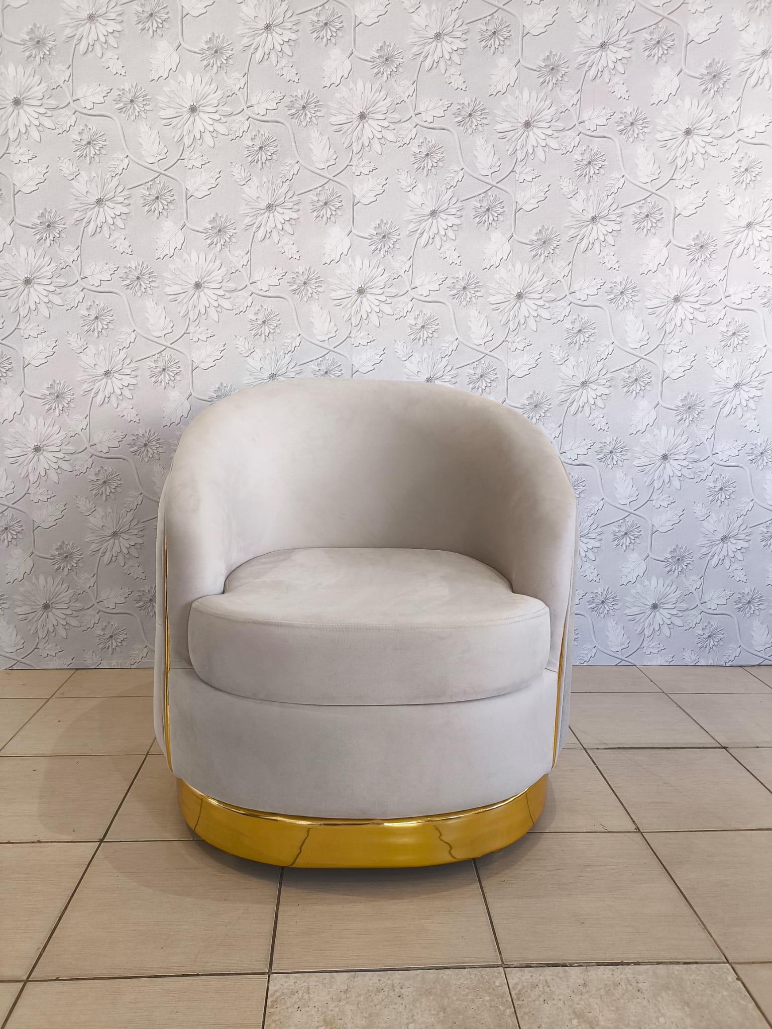 FOTOLIU CREM CU AURIU / DISPONIBIL 1 BUCATA